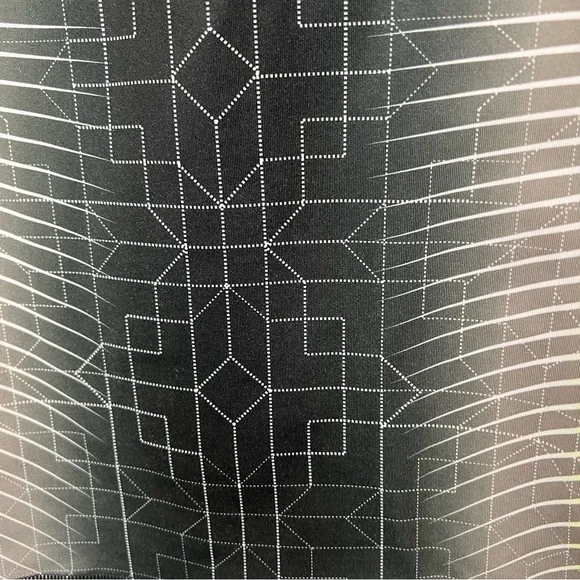 Nike Pro Thermal Dri Fit Long Sleeve 1/2 Zip Pullover Geo Print XS Athletic Gym - Picture 5 of 8